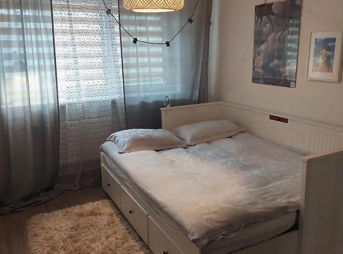 Christiana Andersena - *